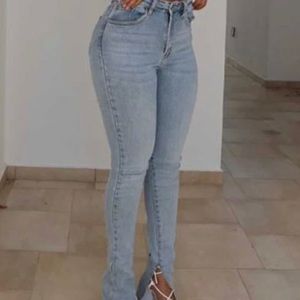 ALL ABOUT YOU SPLIT HEM JEANS (Honeybum jeans)